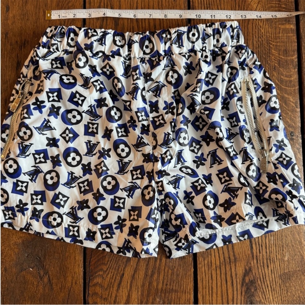💙🖤🤍Louis Vuitton Floral Monogram Shorts in Blue and White🤗
